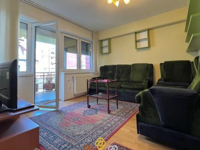 In centrul orasului! Apartament cu 4 camere si 2 terase! 80 mp utili