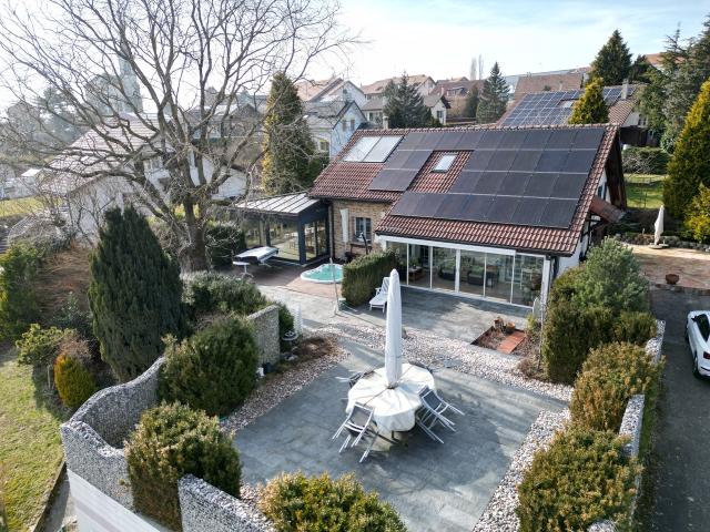 In der Nähe der Riviera Villa mit 7,5 Zimmern, einschließlich eines unabhängigen Studios
