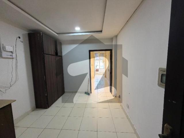 In E 11 600 Square Feet Flat For Rent E 11