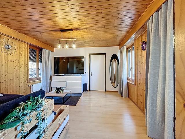 In einem Luxusgebäude Sauna, Schwimmbad usw. 2,5p 49,6m2, Garage