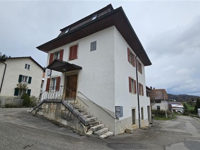 In Epauvillers steht ein 8 Zimmer Dorfhaus zum Verkauf