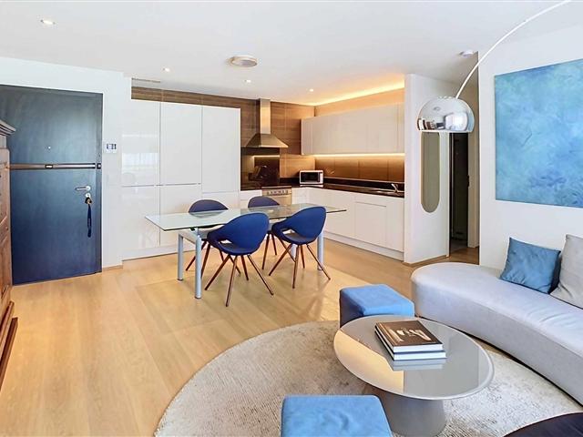 IN EXKLUSIVITÄT Sehr schöne 3 Zimmer Wohnung in einer Luxusresidenz