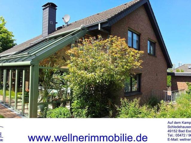 IN FAMILIENFREUNDLICHER, ZENTRUMSNAHER LAGE! Solides Wohnhaus mit Einliegerwohnung und Doppelgarage in Bad Essen