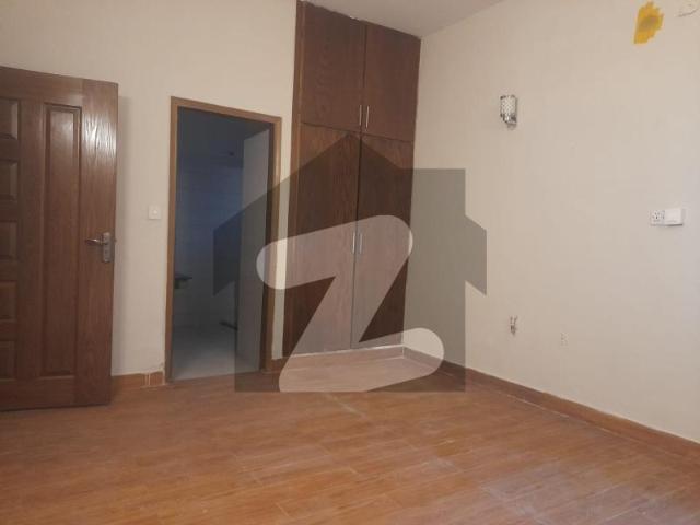 In G 9/4 1500 Square Feet House For sale G 9/4