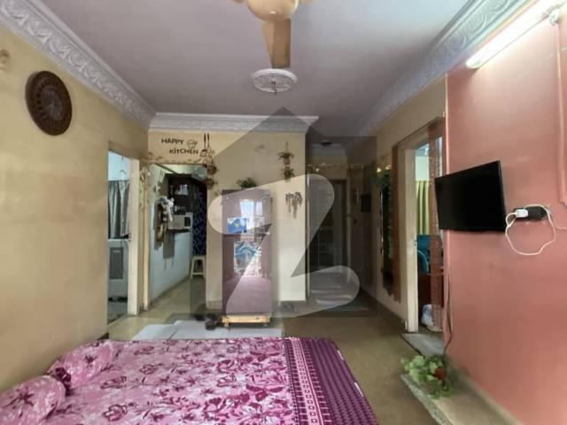 In Gulistan e Jauhar Block 13 Flat For sale Sized 1300 Square Feet