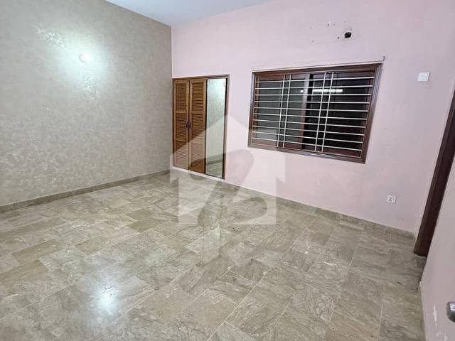 In Gulistan E Jauhar Block 2 Lower Portion Sized 400 Square Yards For Rent