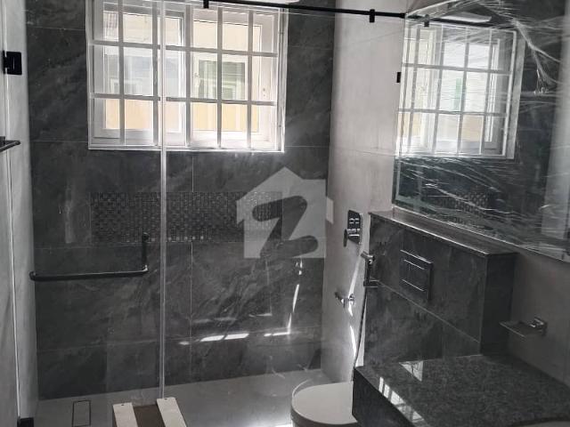 In I 8/2 1 Kanal House For sale