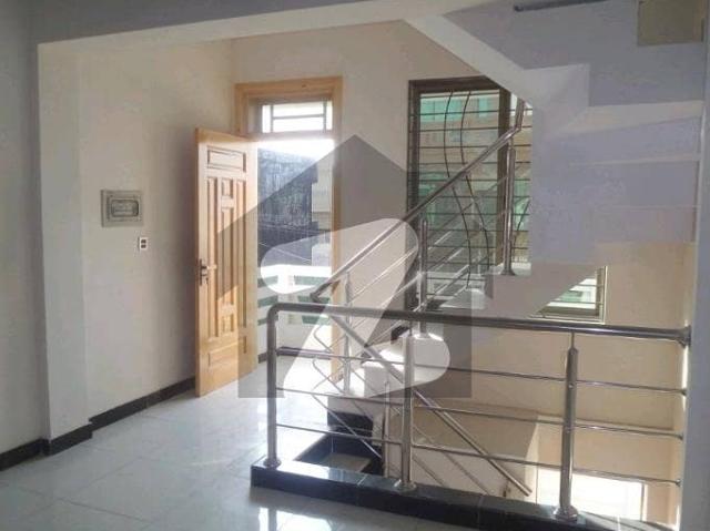 In I 8 14 Marla Upper Portion For rent