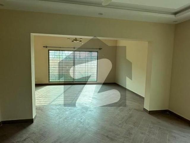 In Karachi You Can Find The Perfect House For Sale Askari 5 Sector H