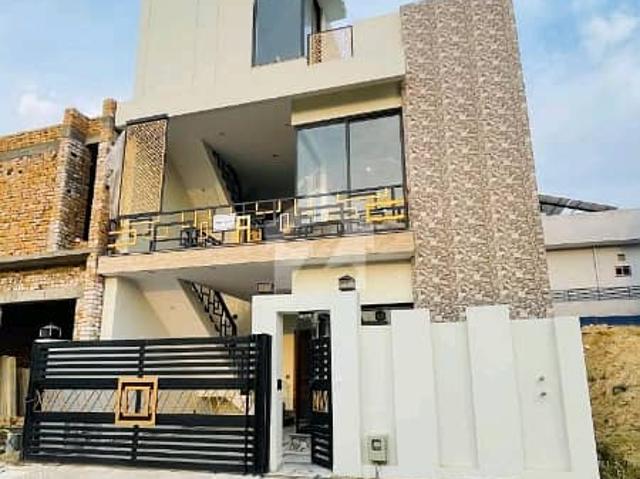 In MPCHS Block F 5 Marla House For sale