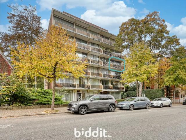 in openbare verkoop Appartement Elsene