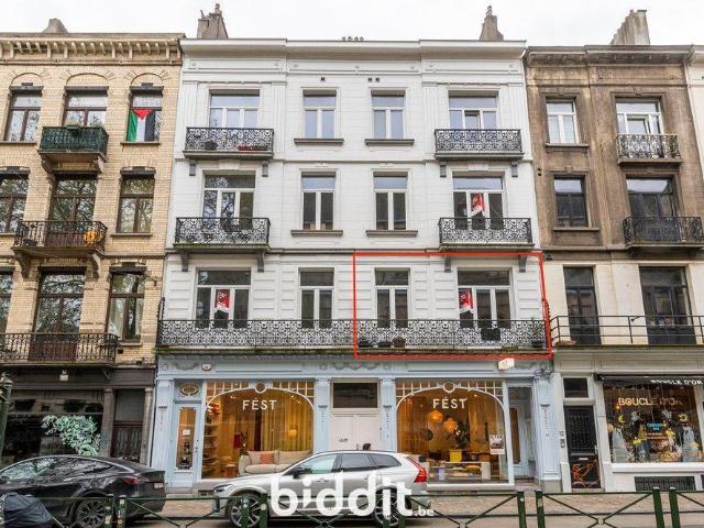 in openbare verkoop Appartement Elsene