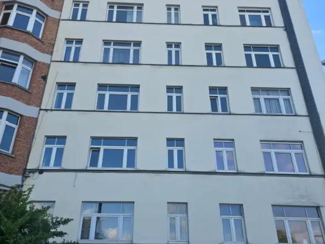 in openbare verkoop Appartement Schaarbeek