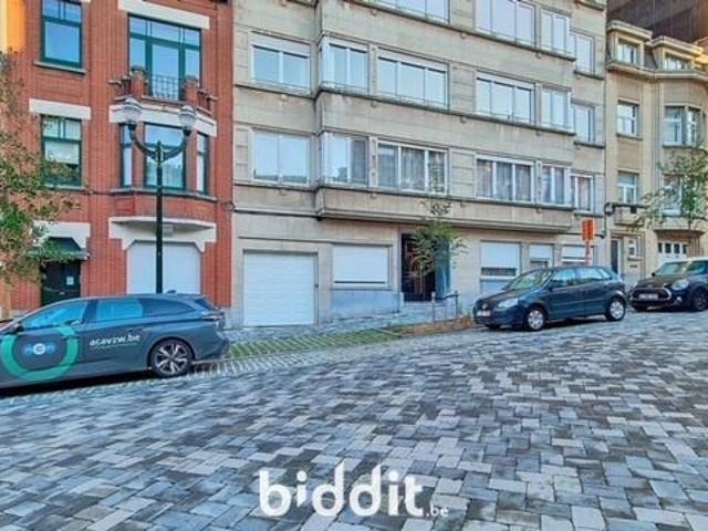 in openbare verkoop Appartement Schaarbeek