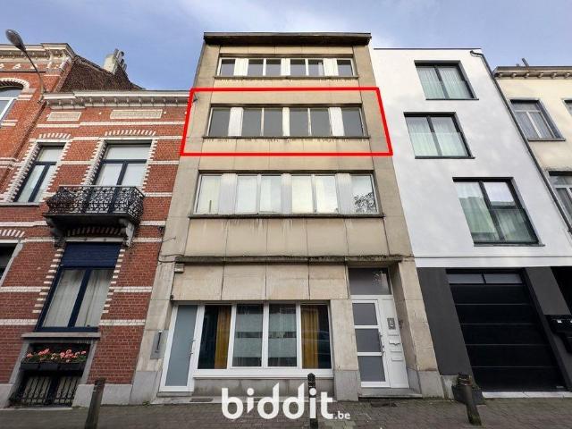 in openbare verkoop Appartement Schaarbeek