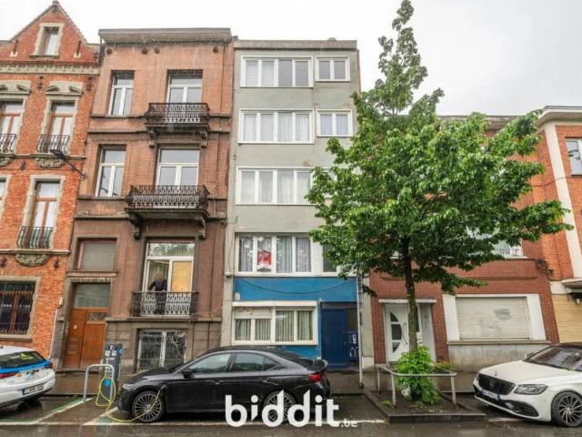 in openbare verkoop Appartement Schaarbeek