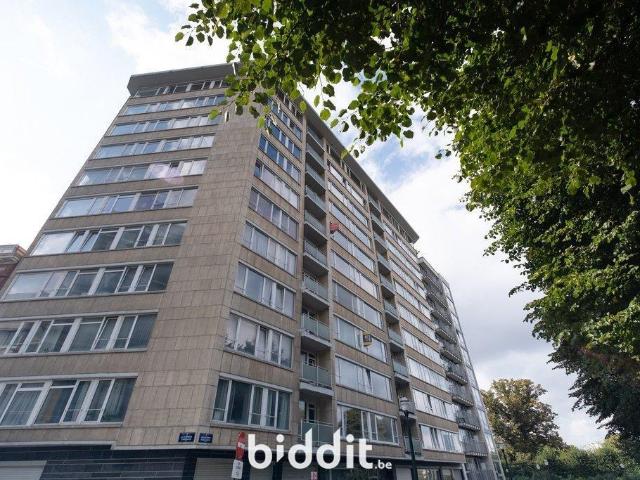 in openbare verkoop Flat Studio Brussel