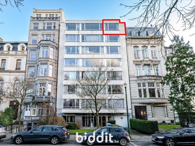 in openbare verkoop Flat Studio Etterbeek