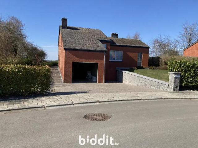 in openbare verkoop Huis Neufchâteau
