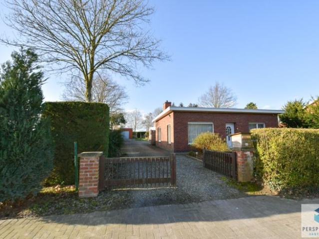 | IN OPTIE IN 1 WEEK | LANDELIJK GELEGEN WONING met BIJGE.