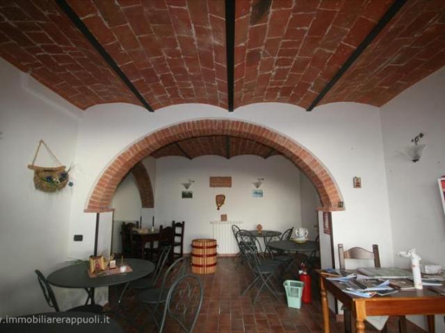 In posizione dominante nel cuore della Valdichiana, tra le r. 400m² Sinalunga