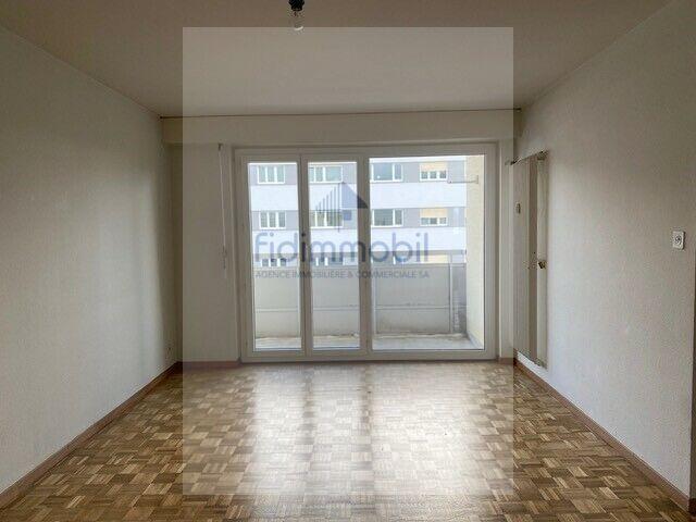 In quiet neighborhood, 3.5 rooms, Vieux Patriotes 48, La Chaux de Fonds