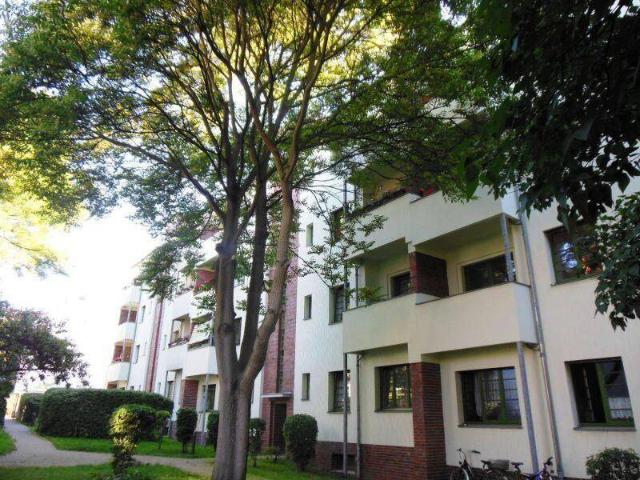 In ruhiger Lage von Möckern TOP 4 Zi. Whg. mit Balkon, Außenrollos leerstehend!