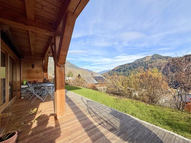 In Saint Nicolas la Chapelle, discover this detached chalet. 173m² Saint Nicolas La Chapelle