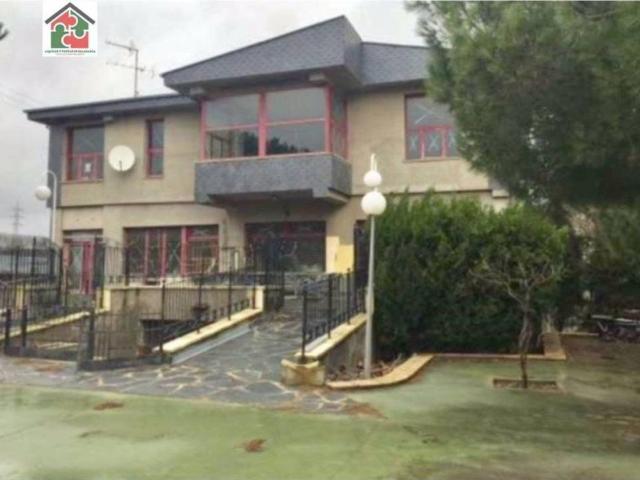 Inmueble en Venta en Villares de la Reina