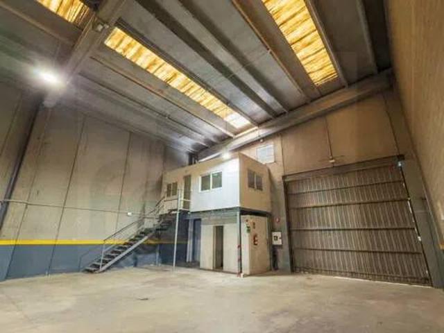 Inmueble en Venta en Abrera