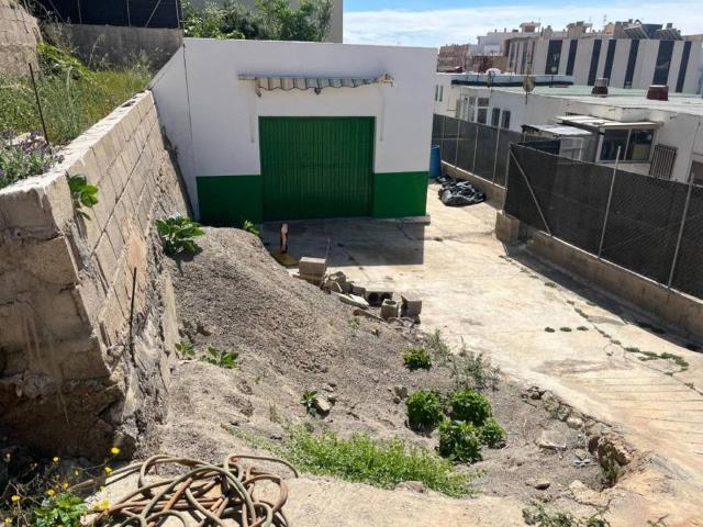 Inmueble en Venta en Adra