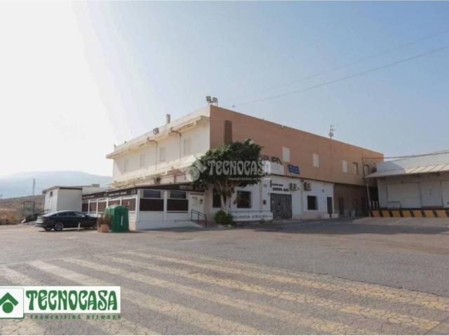 Inmueble en Venta en Adra