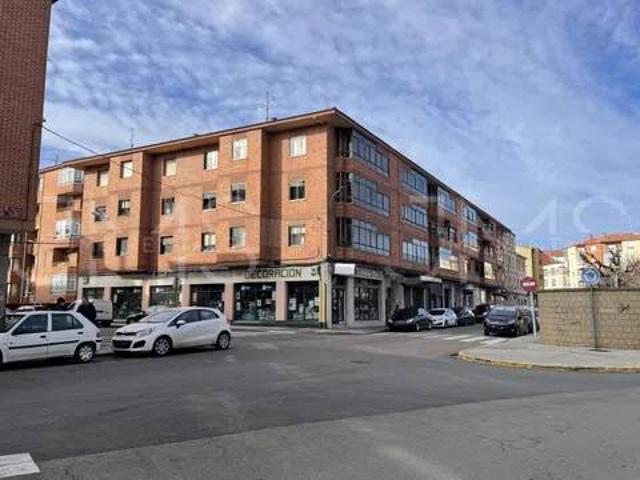 Inmueble en Venta en La Bañeza