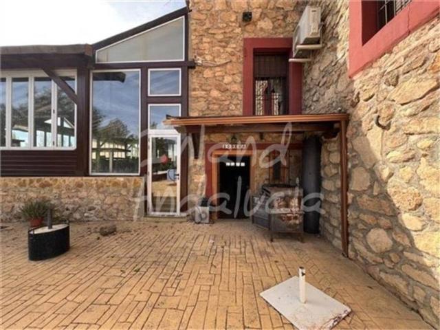 Inmueble en Venta en Montefrío