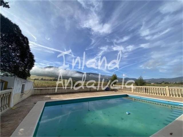 Inmueble en Venta en Montefrío