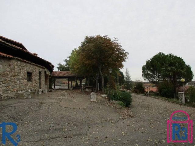 Inmueble en Venta en Santovenia de La Valdoncina