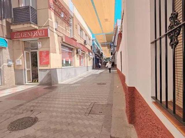 Inmueble en Alquiler en Tomares