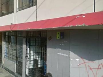 INMUEBLE EN ESQUINA USO COMERCIAL Y VIVIENDA ZONA COMERCIAL