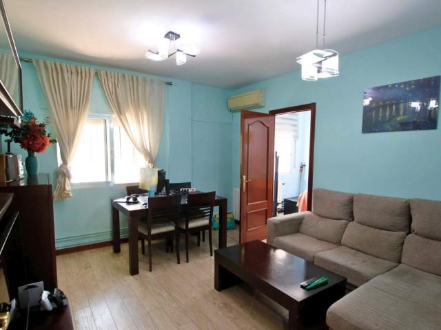 INMUEBLE EN LAS AGUILAS REFORMADO 3 HABITACIONES