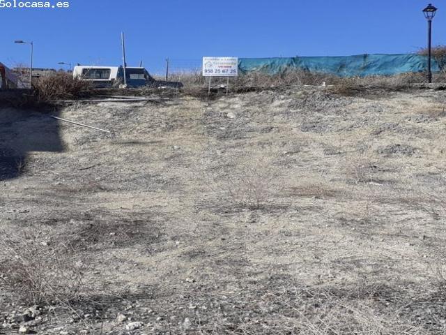 Inmejorable terreno con 2 frentes para la casa de tus sueños