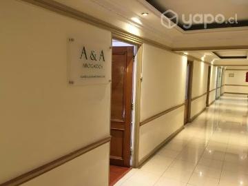 Inmejorable ubicación agustinas crillon amoblada | Espacio, 48000. 00 en Santiago