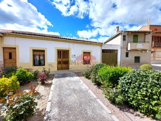 INMHOGAR VENDE CASA DE PUEBLO EN PALACIOS DE GODA 05215