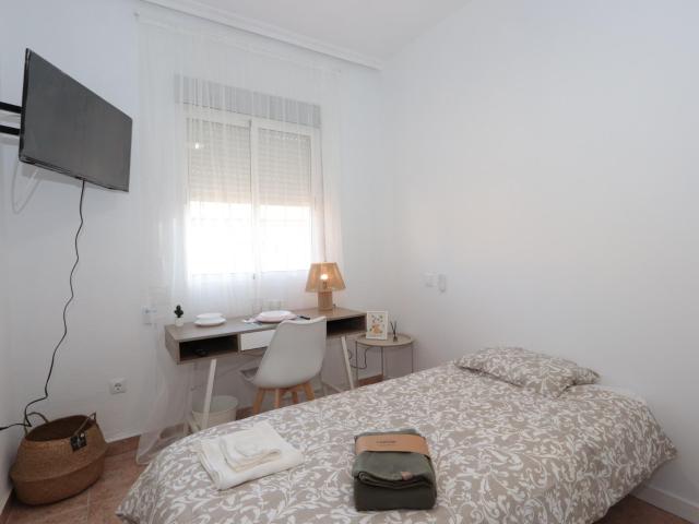 Inmocartago alquila habitación en Ramón y Cajal, a solo 5 minutos del Corte Inglés