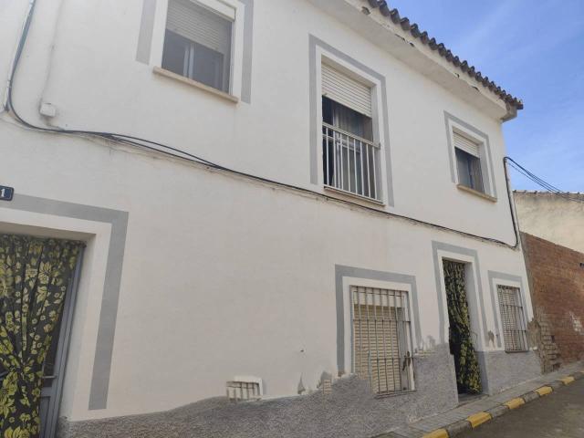 INMOANNY VENDE CASA DE PUEBLO CON TRES VIVIENDAS INDEPENDIENTES EN URDA!