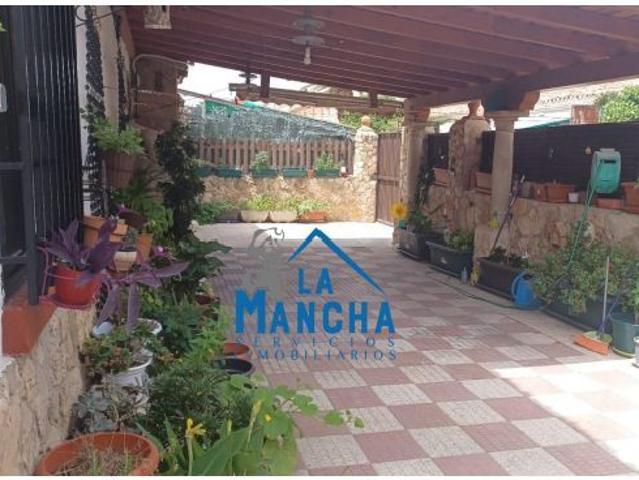 INMOBILARIA LA MANCHA VENDE CHALET EN ZONA FATIMA/CIRCUNVALACION