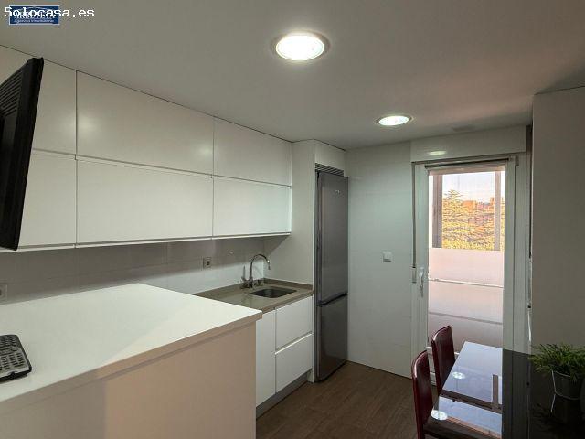 INMOBILIARIA ARBETETA ALQUILA DUPLEX DE TRES HABITACIONES CON TERRAZA Y GARAJE