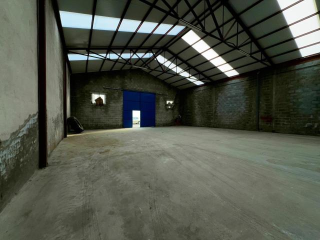 INMOBILIARIA ARBETETA ALQUILA NAVE DE 580M2 EN LA CARRETERA DE FONTANAR, GUADALAJARA