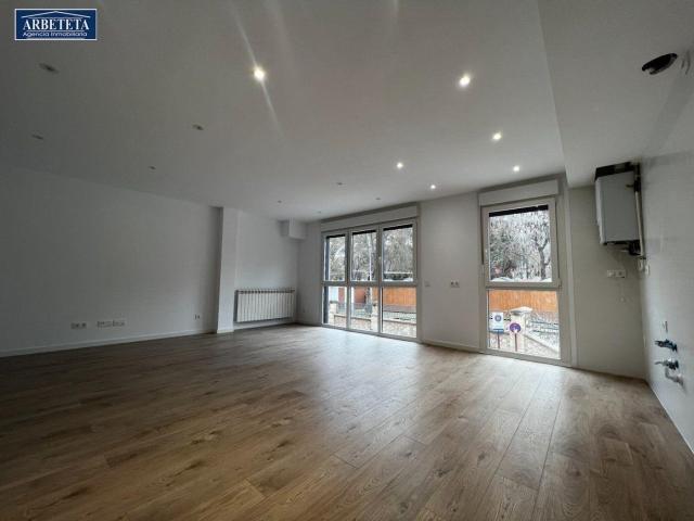 INMOBILIARIA ARBETETA ALQUILA PISO DE 3 DORMITORIOS