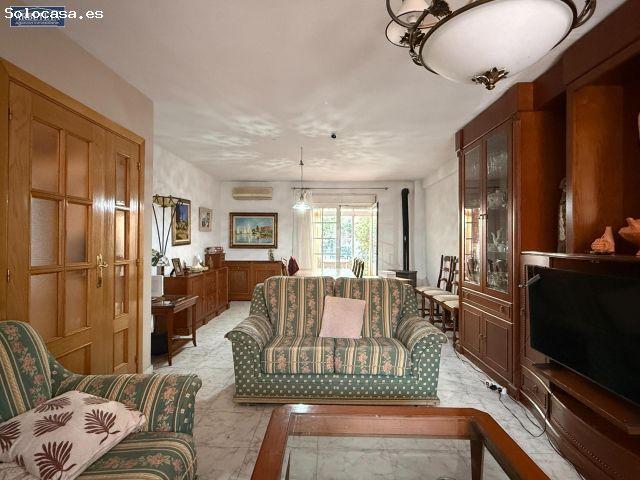 INMOBILIARIA ARBETETA VENDE CHALET ADOSADO CON ASCENSOR JUNTO A LA ROTONDA DE LAS PROVINCIAS, GUADAL