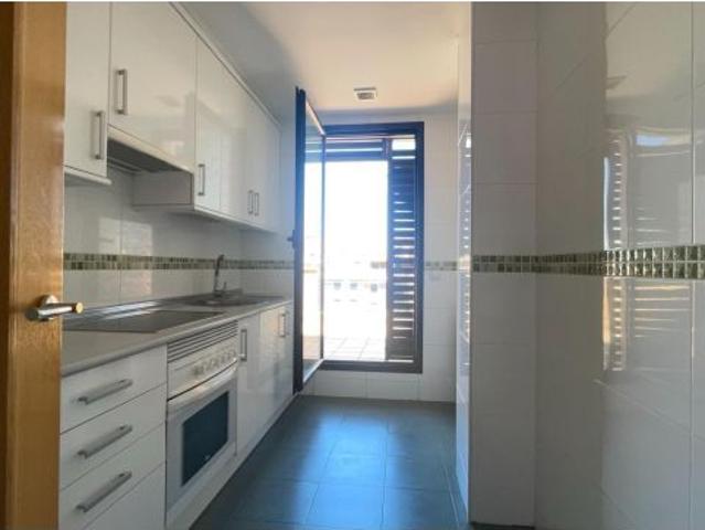 INMOBILIARIA ARBETETA VENDE ÁTICO EN AVDA. CLARACAMPOAMOR